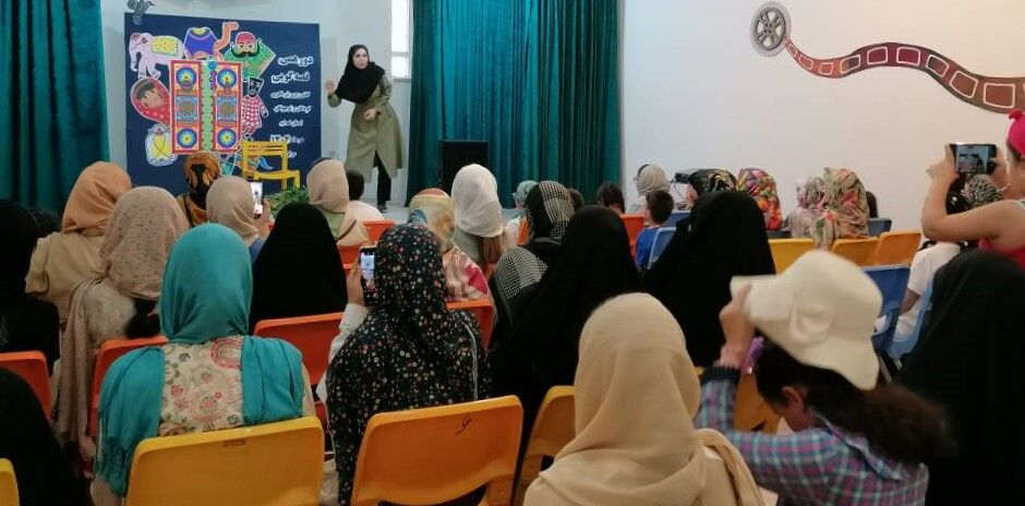 1325963 روایت گری عاشورایی از زبان اعضای مراکز استان در پنجمین دورهمی قصه گویی