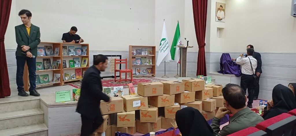 1326167 از رونمایی ۶ هزار جلد کتاب تا افتتاح نمایشگاه دستسازههای اربعین