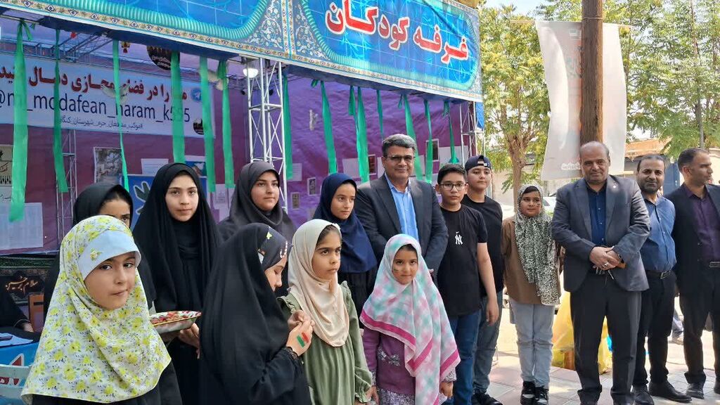 1326296 استقبال زائران و مسئولان از موکب مرکز کنگاور