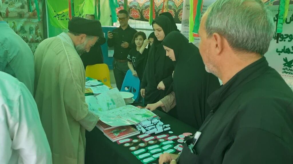 1326378 موکب فرهنگی کانون سرپلذهاب میزبان زائران اربعین