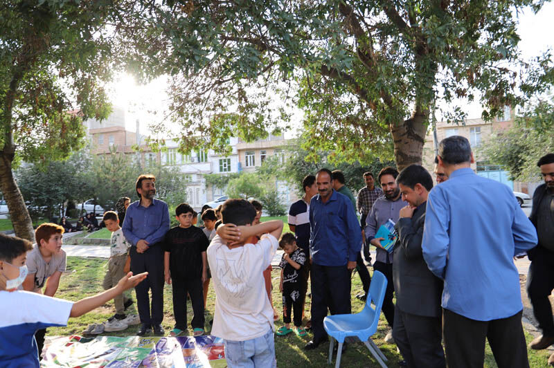 1326740 برپایی نمایشگاه عکس و غرفه پیشگیری از اعتیاد در محله امام موسی کاظم(ع) اردبیل