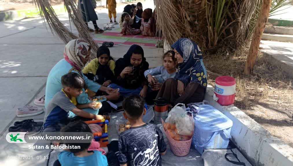 1326840 همراهی مادران و دختران در یک روز بهیادماندنی در مرکز فرهنگی هنری شماره دو زاهدان