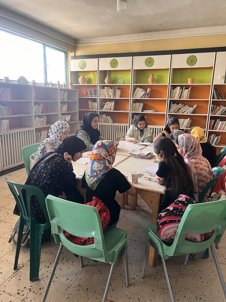 1327057 تقویت قدرت دیدن و شنیدن برای ارتباط مؤثر در کارگاه «روانخوانی و نقد کتاب» کانون شماره یک سمنان