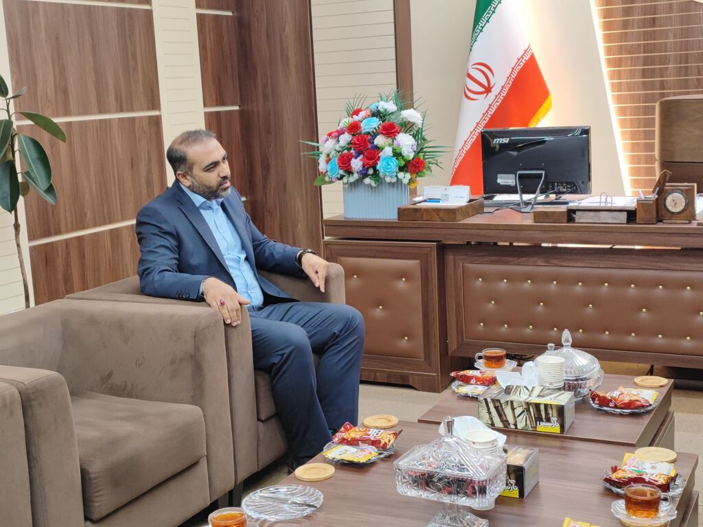 1327078 دیدار مدیرکل کانون پرورش فکری خوزستان با فرماندار ماهشهر
