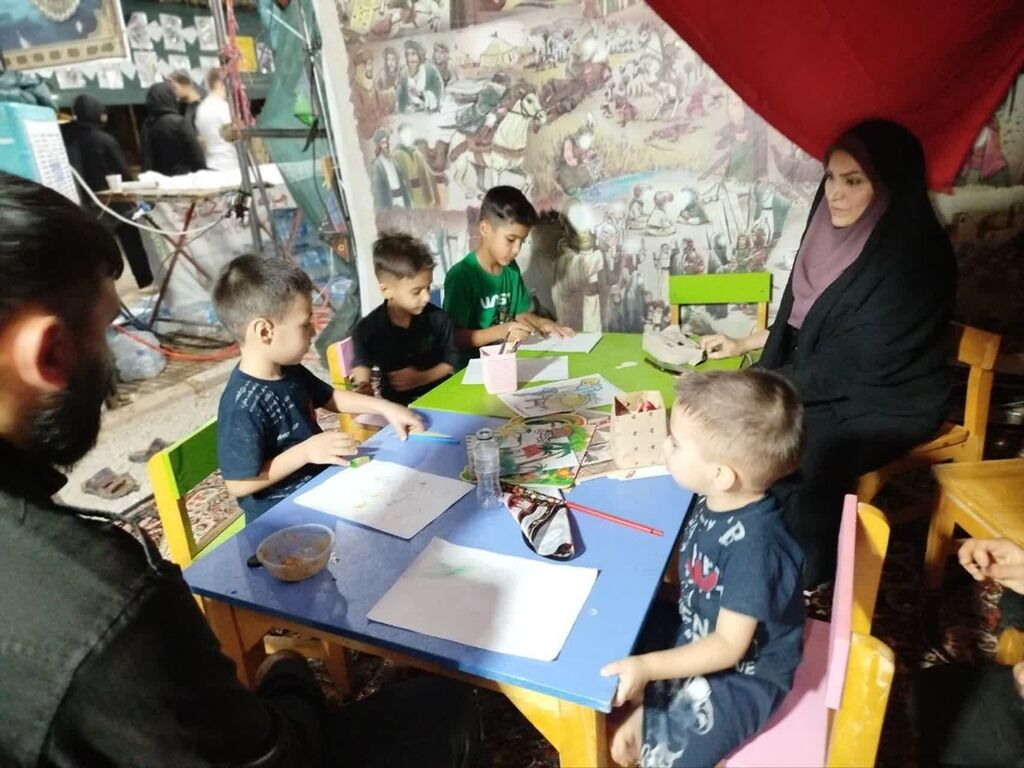 1327388 مربیان مرکز قصرشیرین در موکب مرز خسروی میزبان زائران