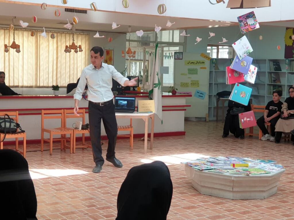 1327448 کارگاه آموزشی «قصهگویی برای کودکان با نیازهای ویژه»