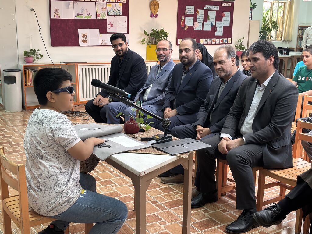 1327461-2 امضاء تفاهمنامه همکاری میان کانون خراسان رضوی و اداره کل بهزیستی استان