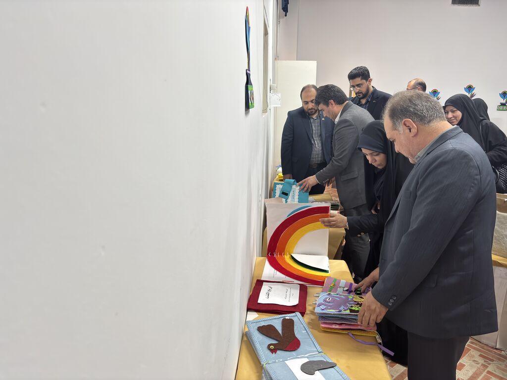 نمایشگاه کتابهای حسی لمسی نمایشگاه کتابهای حسی لمسی