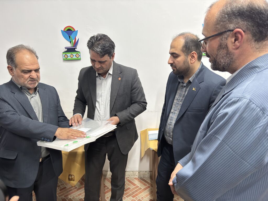 نمایشگاه کتابهای حسی لمسی نمایشگاه کتابهای حسی لمسی