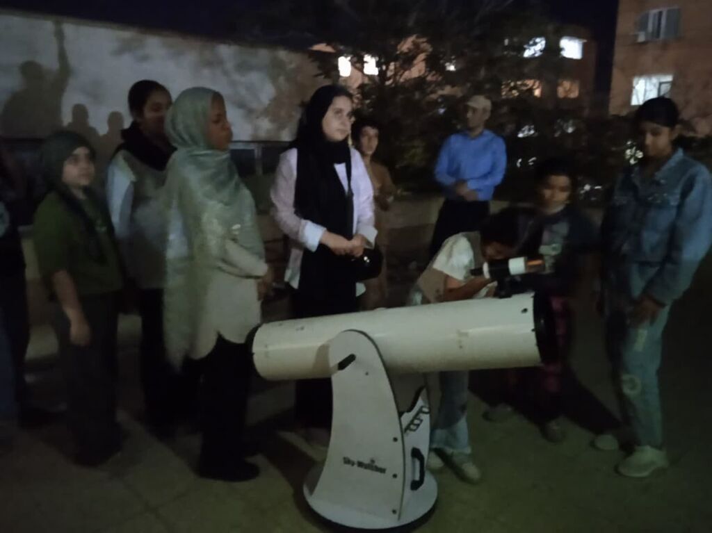 1327571 ویژهبرنامه «شبی با آسمان»