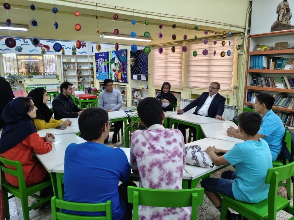 1327646 بازدید شهردار منطقه ۱ از مرکز فرهنگی شماره ۴ مشهد