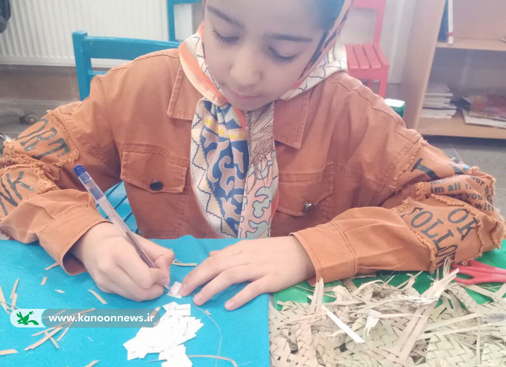 1327661 دست سازههای کودکان و نوجوانان یزدی با عنوان هدیه خوبان برای زائران امام حسین ارسال شد