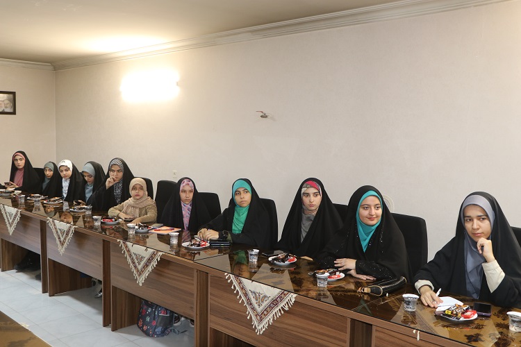 1327782 تجلیل از آیندهسازان عرصهی خبر