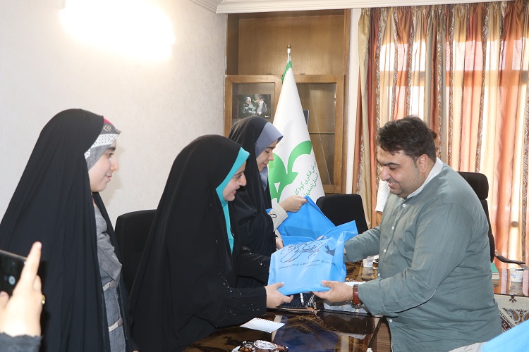 1327784 تجلیل از آیندهسازان عرصهی خبر