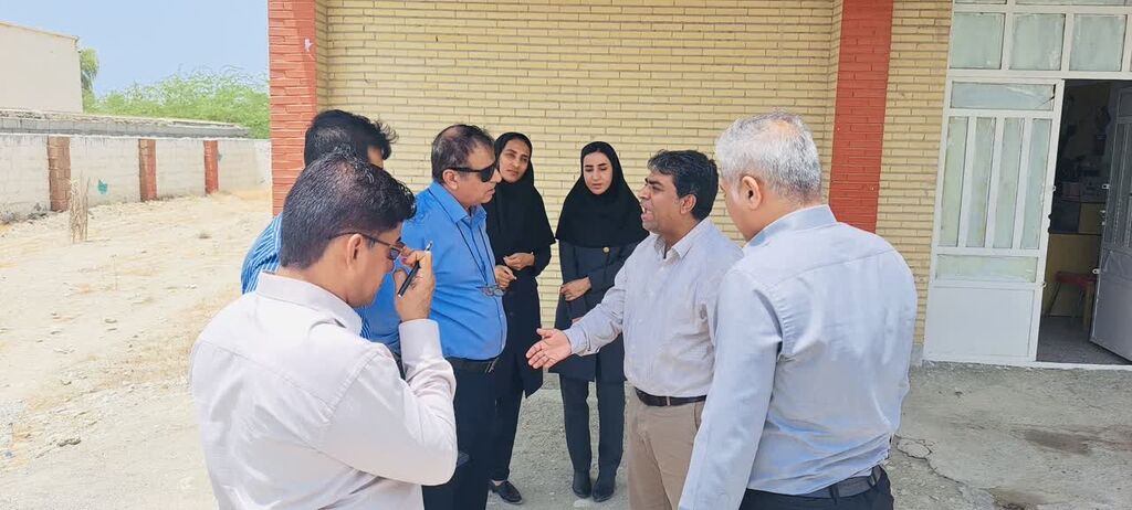 1327865 بازدید سرپرست معاونت هماهنگی امور عمرانی استانداری هرمزگان از کانون پرورش فکری کودکان و نوجوانان شهرستان سیریک