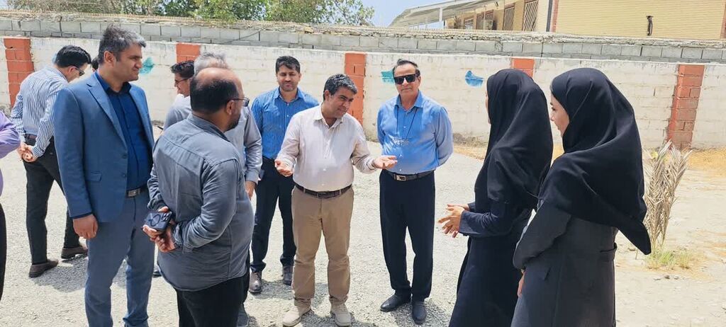 1327867 بازدید سرپرست معاونت هماهنگی امور عمرانی استانداری هرمزگان از کانون پرورش فکری کودکان و نوجوانان شهرستان سیریک