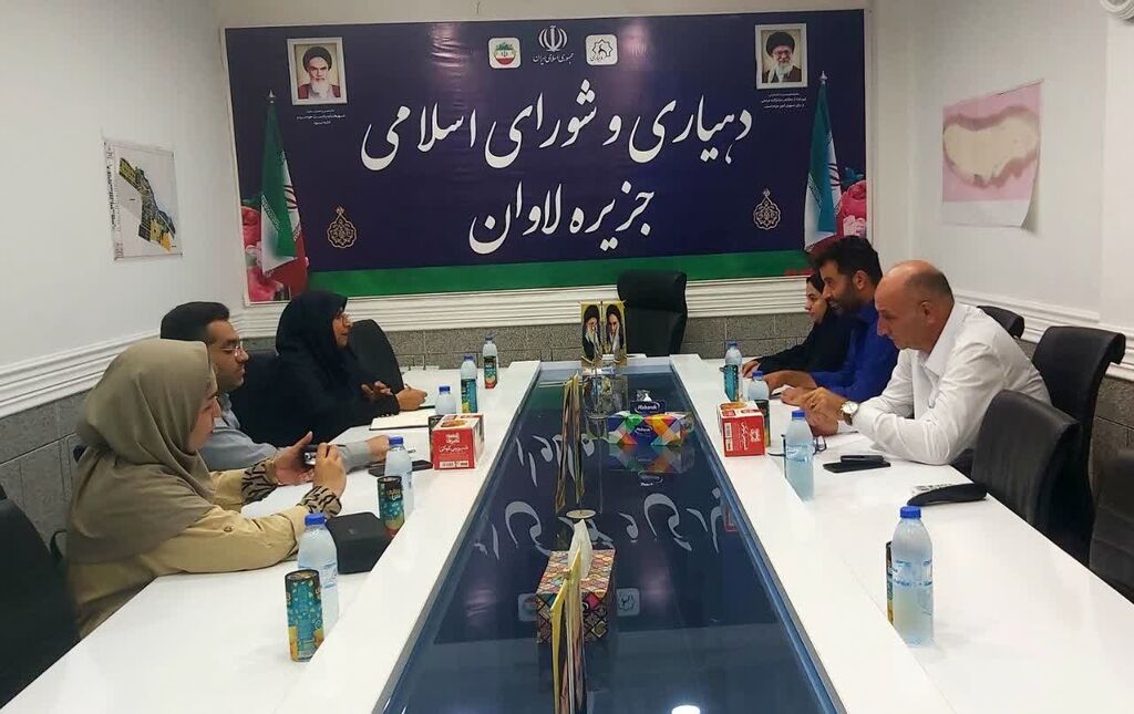 پرواز مرغک کانون بر فراز جزیره لاوان "مروارید پنهان خلیج فارس"