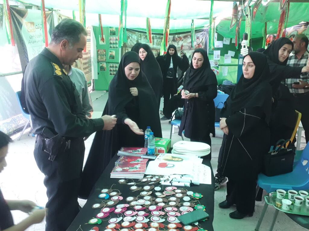 1327999 حضور سرپرست و مسئولان کانون کرمانشاه در موکبهای اربعینی استان