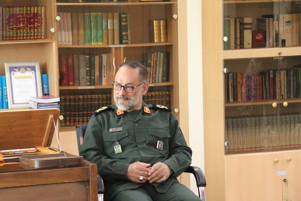 1328142 کودکان آذربایجان غربی از حافظان وطن تقدیر کردند