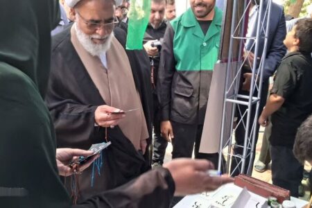 بازدید نماینده ولی فقیه در استان کرمانشاه و هیئت همراه از موکب کنگاور