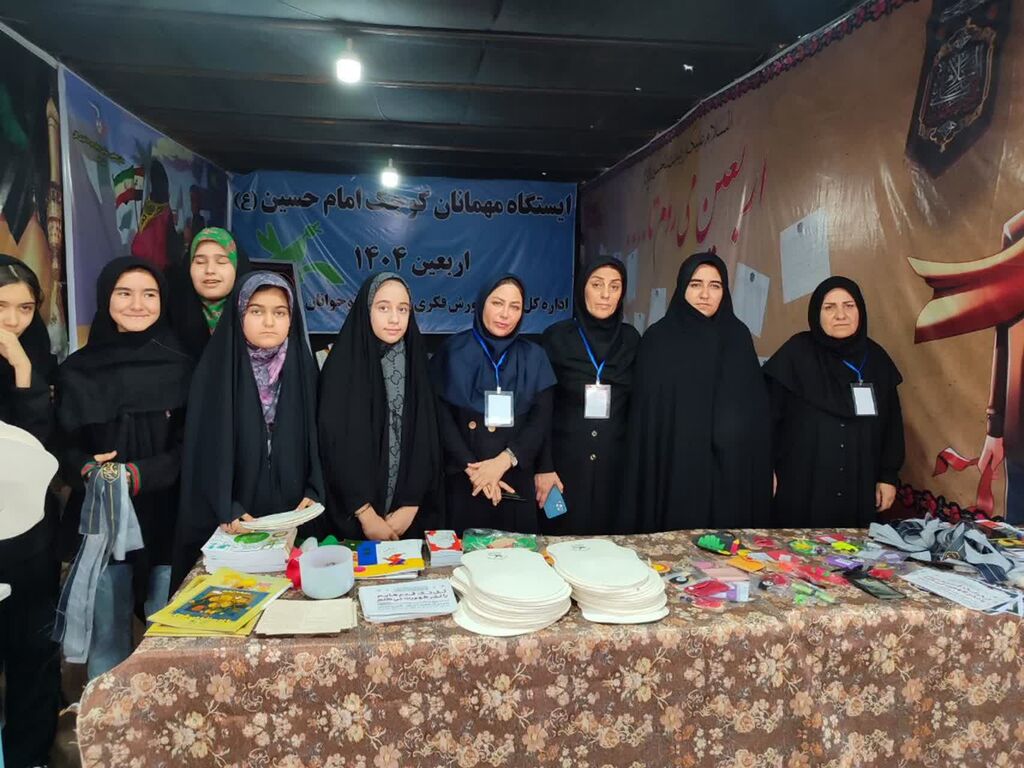 1328207 بازدید امامجمعه ایلام و سارا فلاحی از موکب حضرت قاسم(ع) در مسیر زائران اربعین