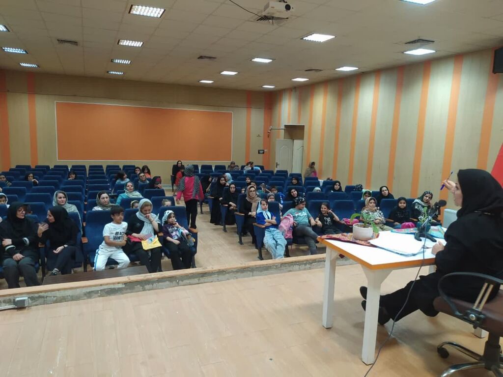 1328672 ﻗﺼﻪﮔﻮ باید به ﻗﺼﻪای که میخواهد بگوید تسلط داشته باشد