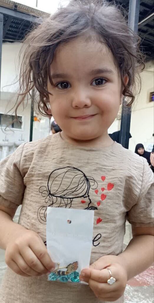 1328768 عضو ارشد کانون کرمانشاه دستسازههای اربعینی را به دست زائران آنسوی مرزها رساند