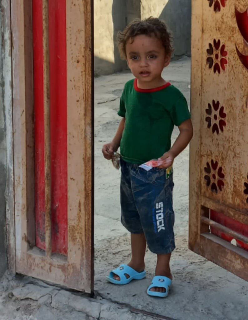 1328769 عضو ارشد کانون کرمانشاه دستسازههای اربعینی را به دست زائران آنسوی مرزها رساند