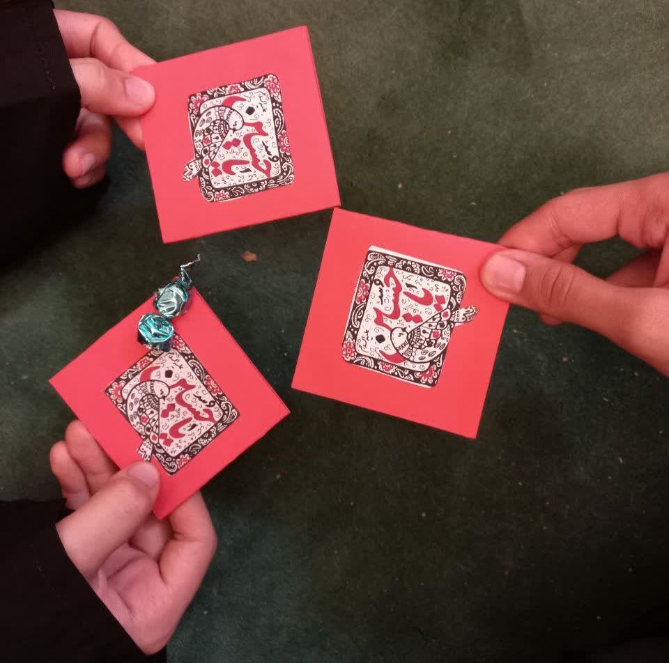 1328772 عضو ارشد کانون کرمانشاه دستسازههای اربعینی را به دست زائران آنسوی مرزها رساند