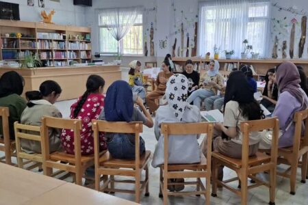 نقد و بررسی مجموعه شعر «پرنده باران» در مرکز فرهنگی هنری بسطام