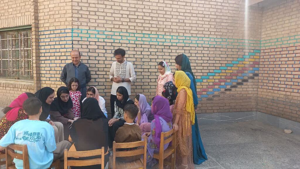 1329064 نمایشنامهخوانی «جیک جیک کی منو میخوره؟» در مرکز پاوه