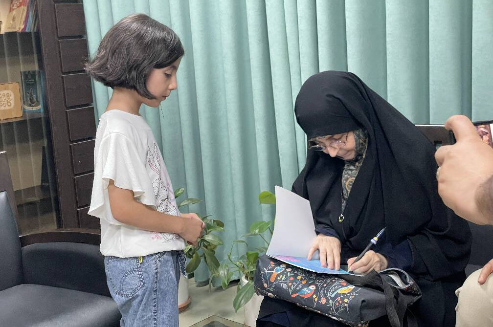 1329210 سالها طول کشید تا شهامت نوشتن درباره امام حسین(ع) را پیدا کنم