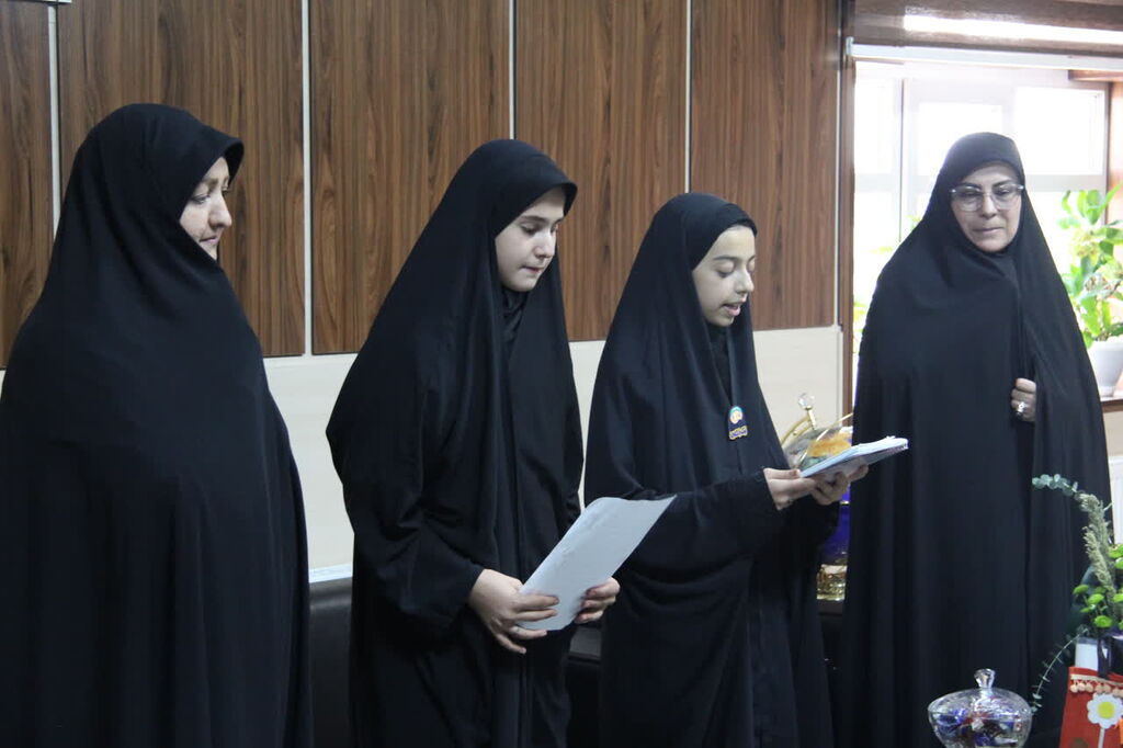 1329292 میهمانی صمیمانه با حافظان آرامش