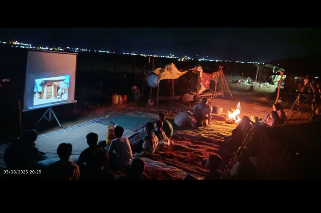 1329345 سینما زیر سقف ستارهها؛ کودکان عشایر با قصههای کانون همدل شدند