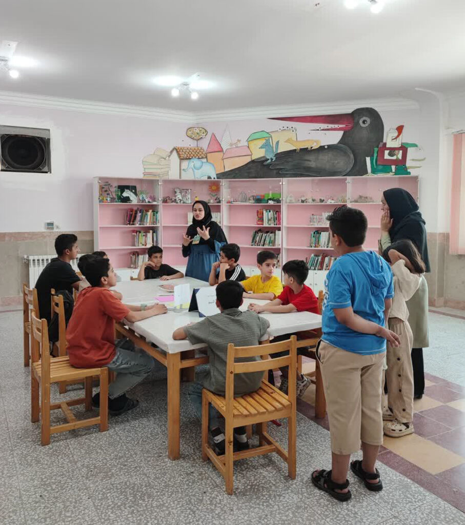 ستاره های کوچک تئاتر طبس در یک روز پرهیجان به صحنه آمدند