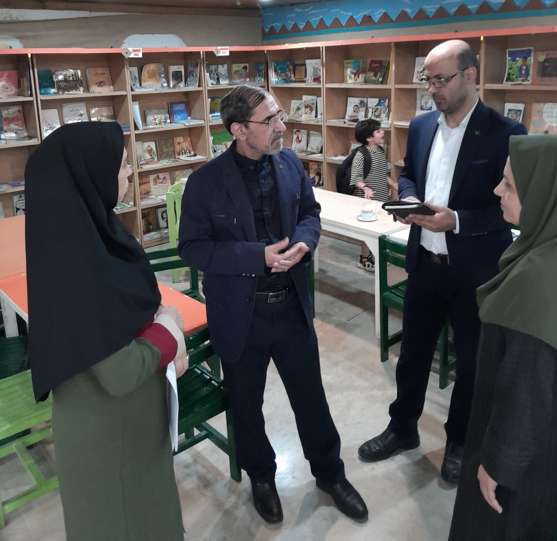 1329483 بازدید مدیر حراست کانون پرورش فکری از مرکز فرهنگی هنری شماره ۴۳ تهران