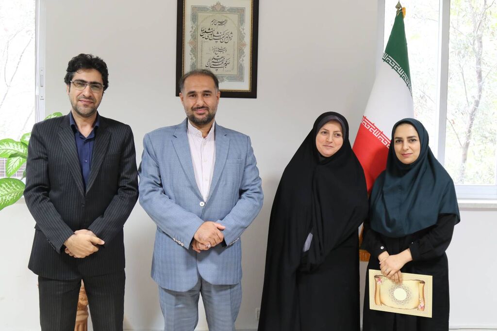 1329560 انتصاب نعیمه خنکدار به عنوان کارشناس مسئول امور فرهنگی، هنری و آفرینشهای ادبی در کانون پرورش فکری مازندران