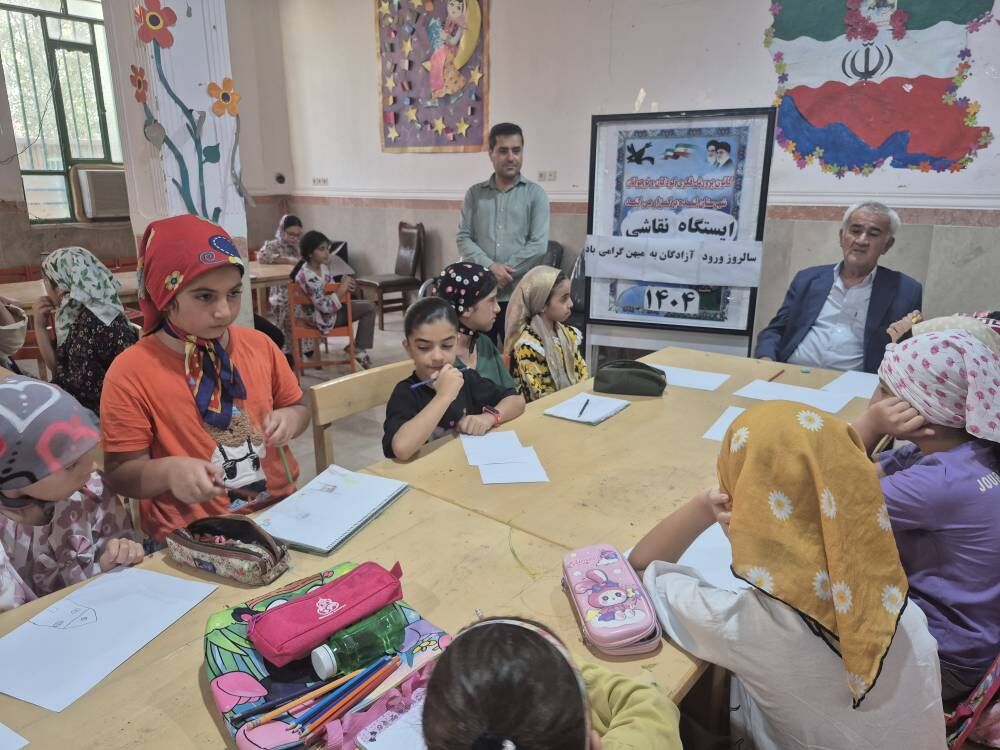 1329711 گرامیداشت بازگشت آزادگان به میهن اسلامی در کانون پرورش فکری لنده