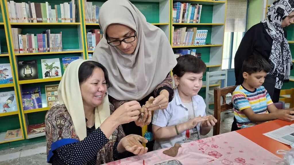 1329886 «رویداد هنری با خانواده» در مرکز فرهنگیهنری شماره یک گنبدکاووس