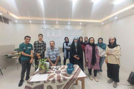 نشست نوجوانان باشگاه شعر سیمرغ