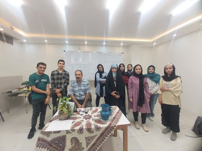 1329919 نشست نوجوانان باشگاه شعر سیمرغ