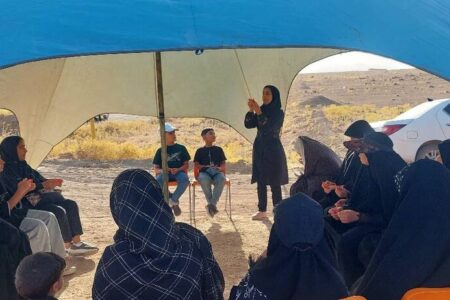 درناهای صلح و لاله‌های حسینی در مسیر پیاده‌روی اربعین