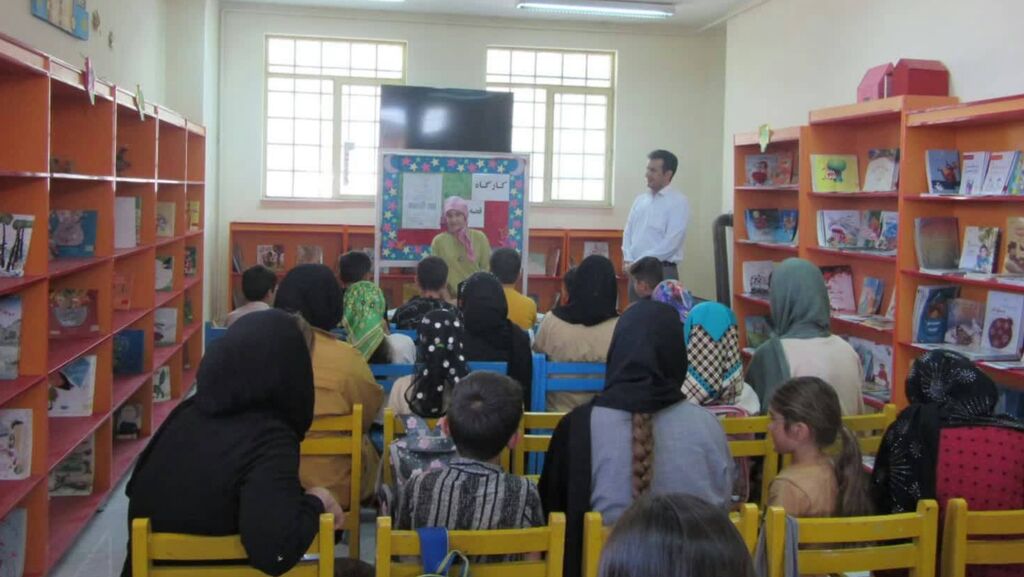 1330162 کارگاه تخصصی قصهگویی با پرورش نسل جدید قصهگویان در مرکز گهواره