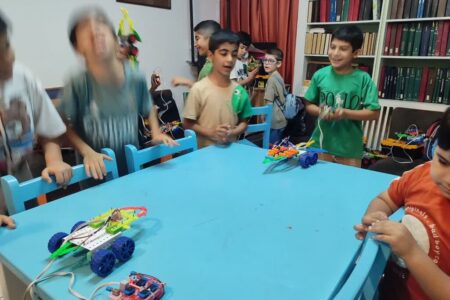 رقابت هیجان‌انگیز ربات‌های جنگنده در کانون ساوه