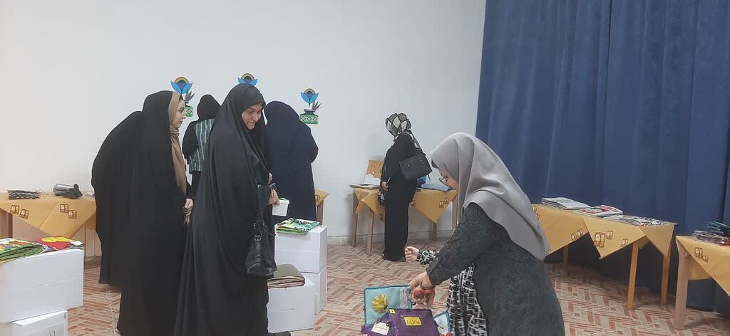 1330201 کارگاه کتابسازی کتابهای حسی-لمسی