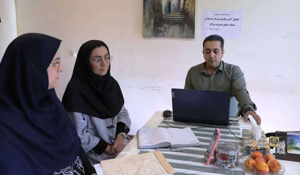 1330251 برگزاری وبینار استانی معرفی سامانه جامع مدیریت مراکز در کانون استان قزوین