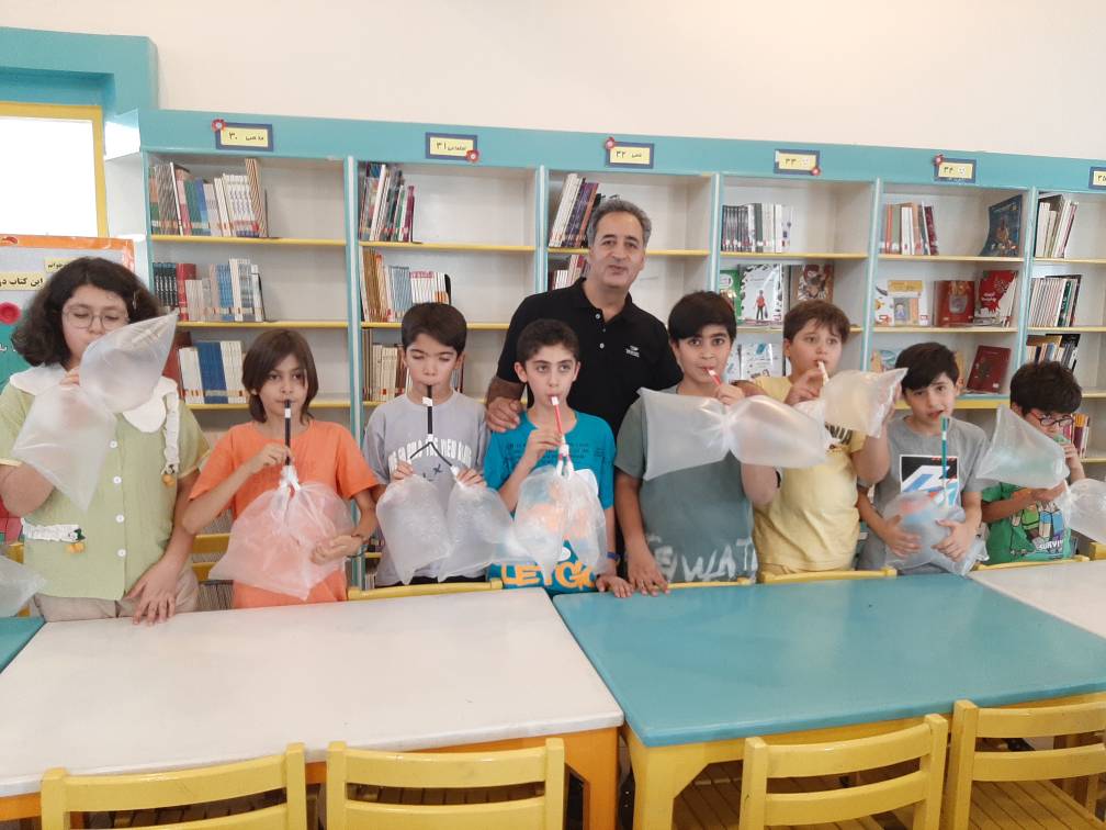 1330288-1 آموزش پژوهش به کودکان با بازی و هنر