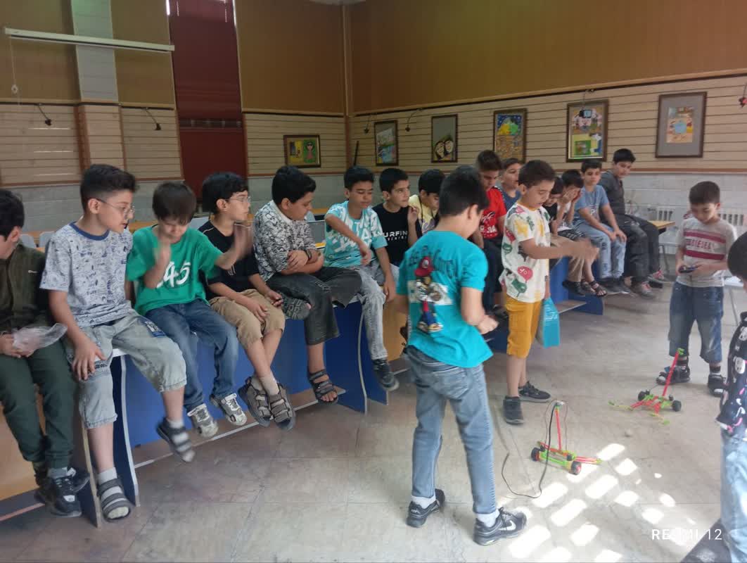 رقابت هیجان‌انگیز ربات‌ها در کانون اراک