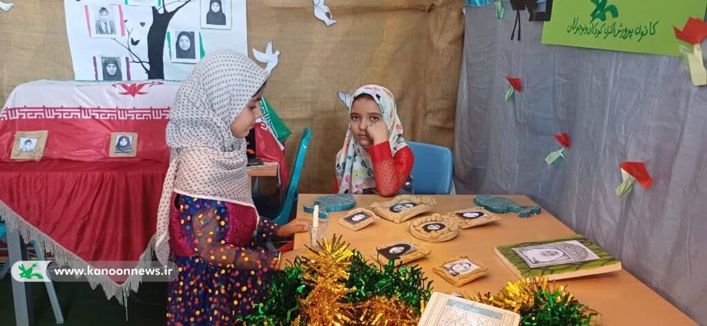 1330376 حضور پررنگ کانون پرورش فکری کودکان و نوجوانان در یادواره شهدای زن شهرستان کامیاران