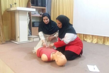 دوره‌ های آموزشی جمعیت هلال احمر ویژه خانواده‌ها و همکاران در مرکز کانون شهرستان ملکان